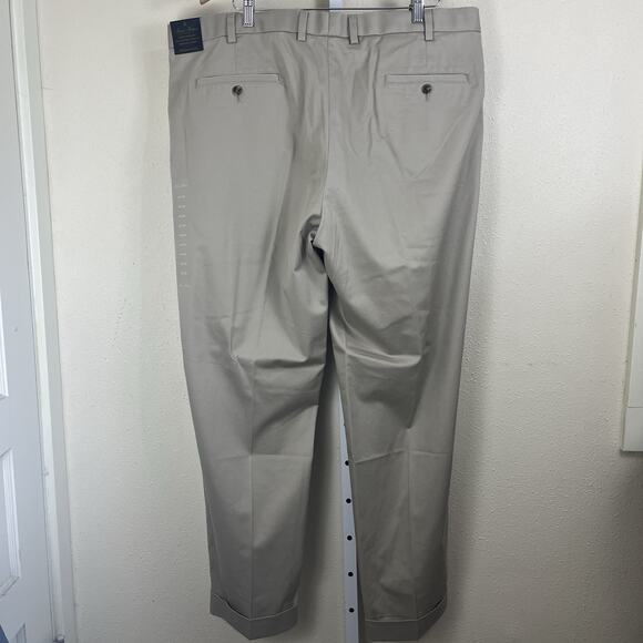 NWT Brooks Brothers Chino 44x32 Stretch Lightweight Advantage Pleated Two-Tuck - Picture 4 of 10